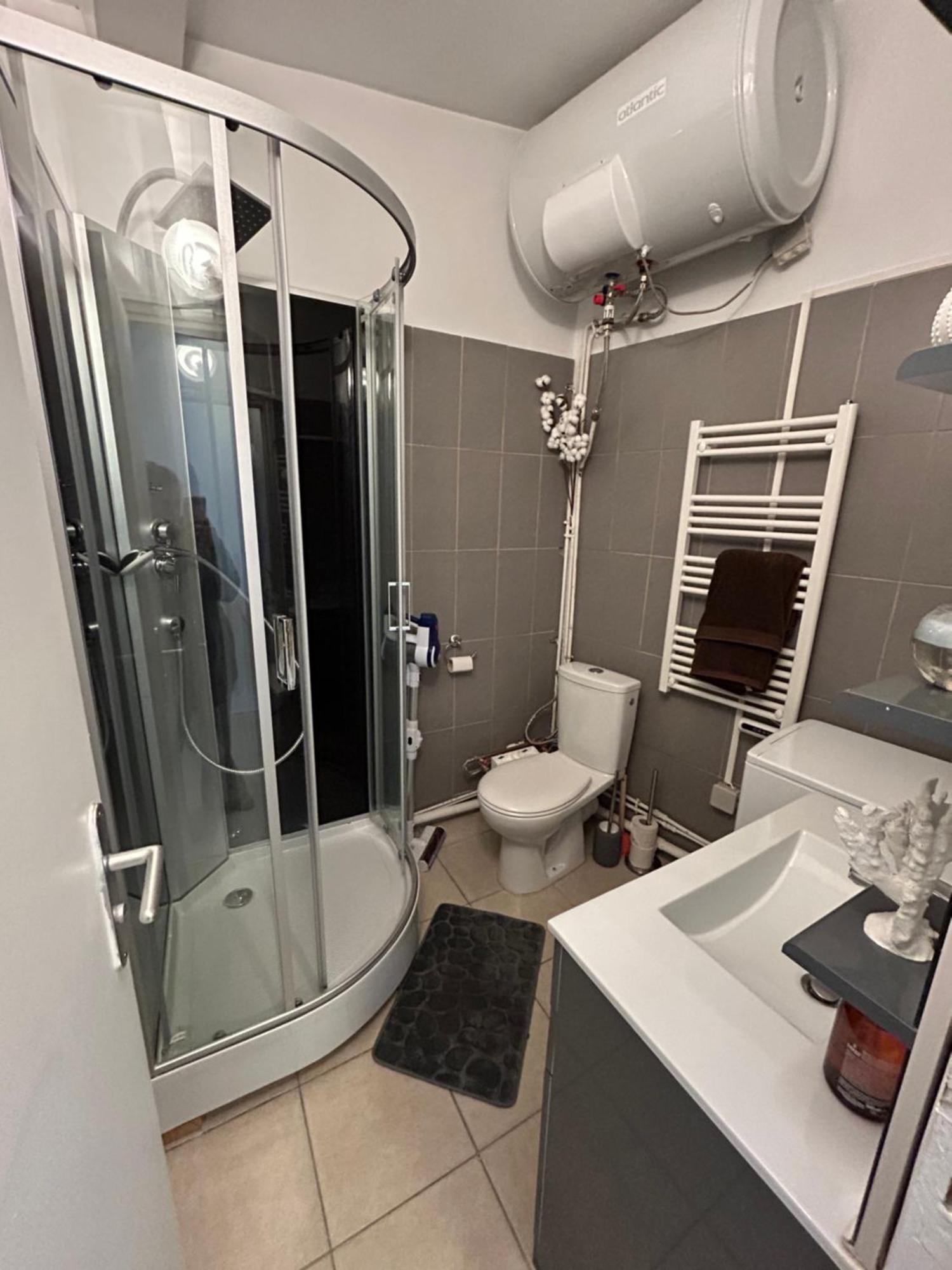 Grand Studio Entierement Renove Au Coeur De Paris Apartamento Exterior foto