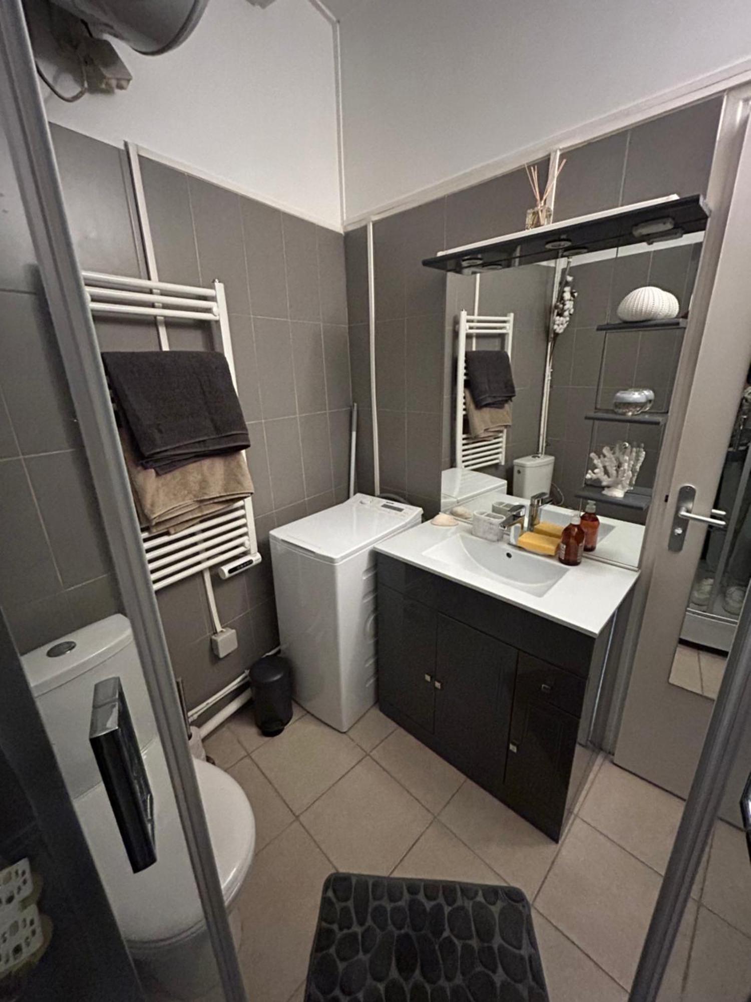 Grand Studio Entierement Renove Au Coeur De Paris Apartamento Exterior foto